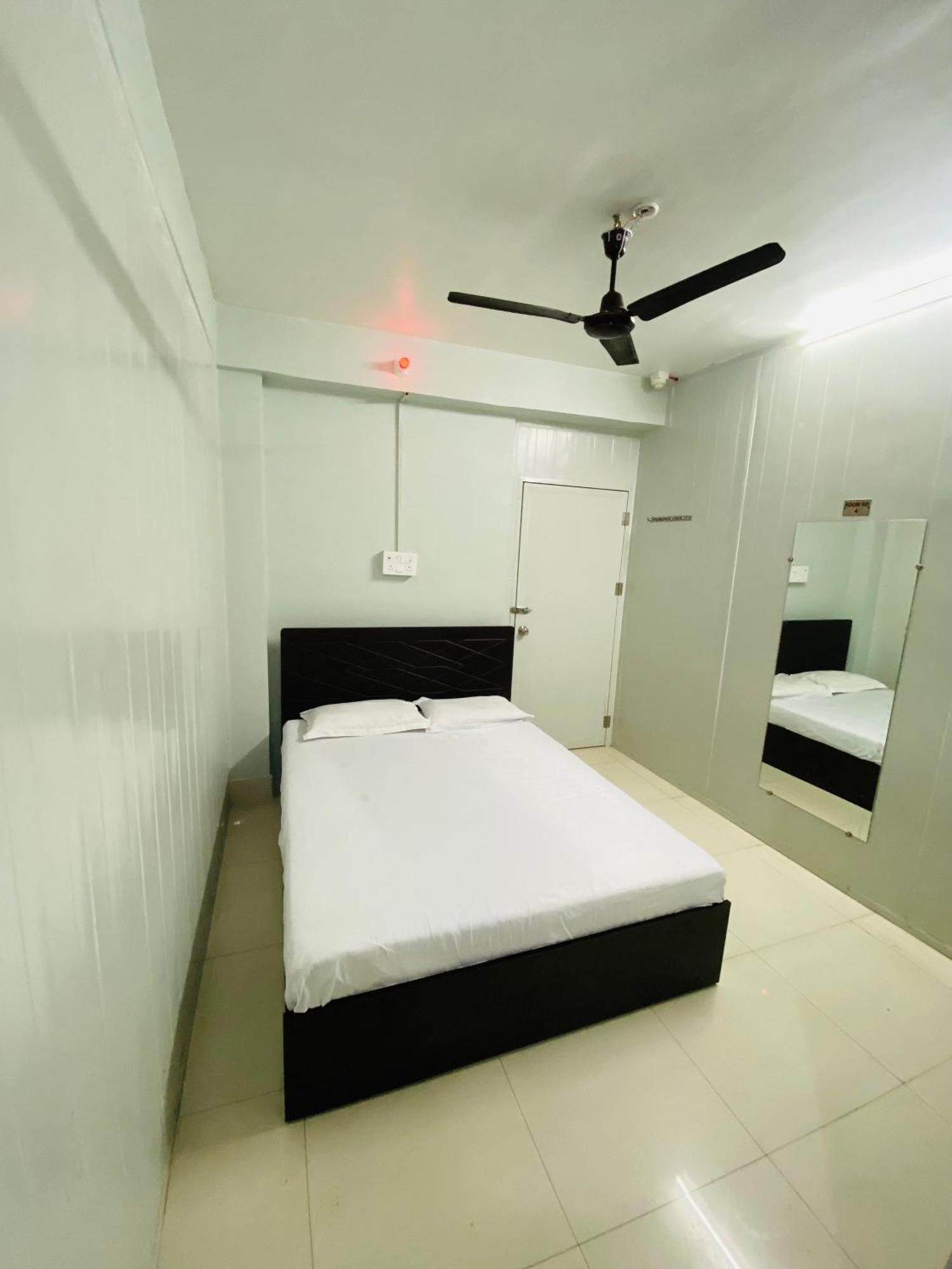 Homestay Ac Dormitory New Delhi Eksteriør billede