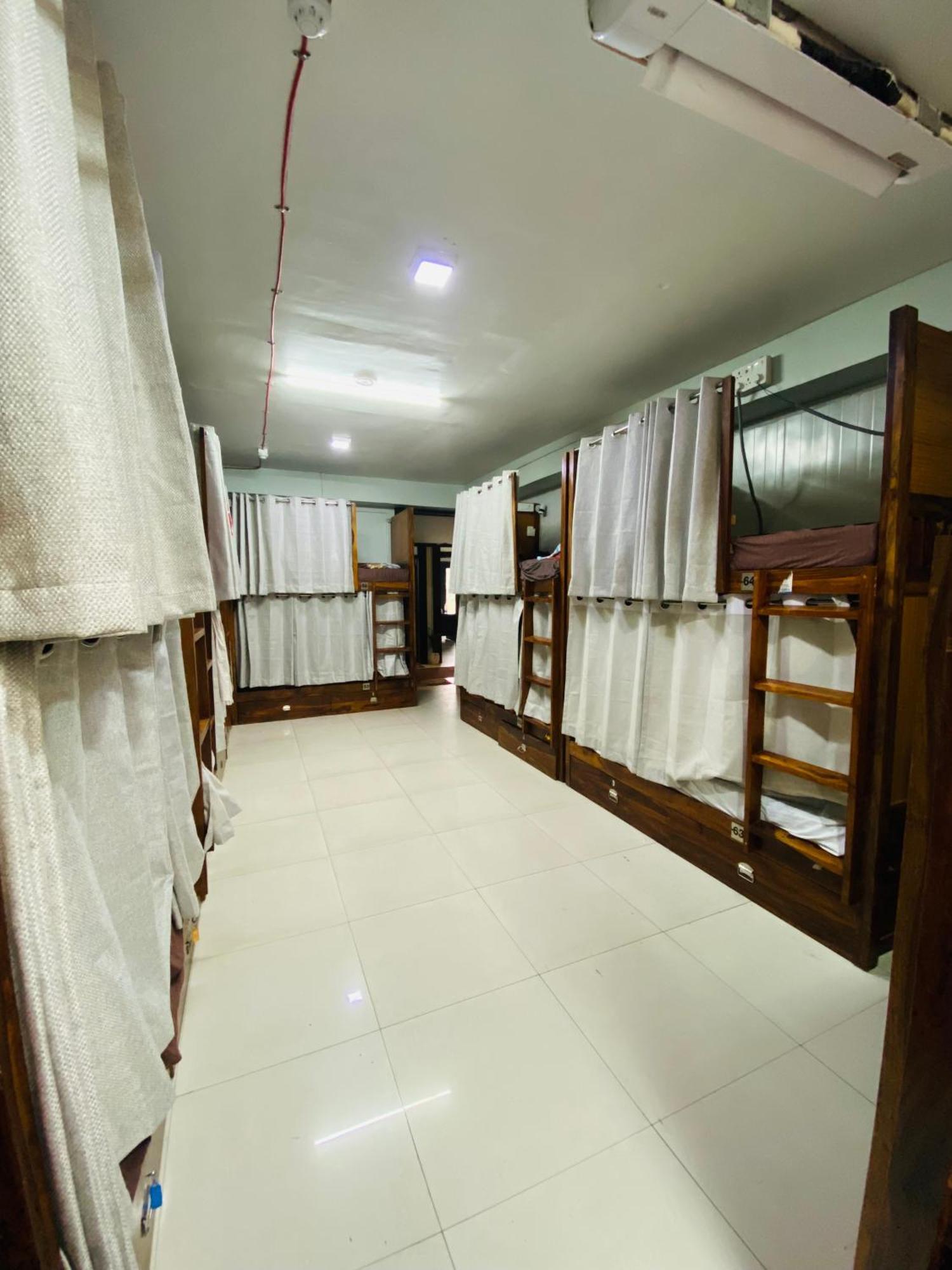 Homestay Ac Dormitory New Delhi Eksteriør billede