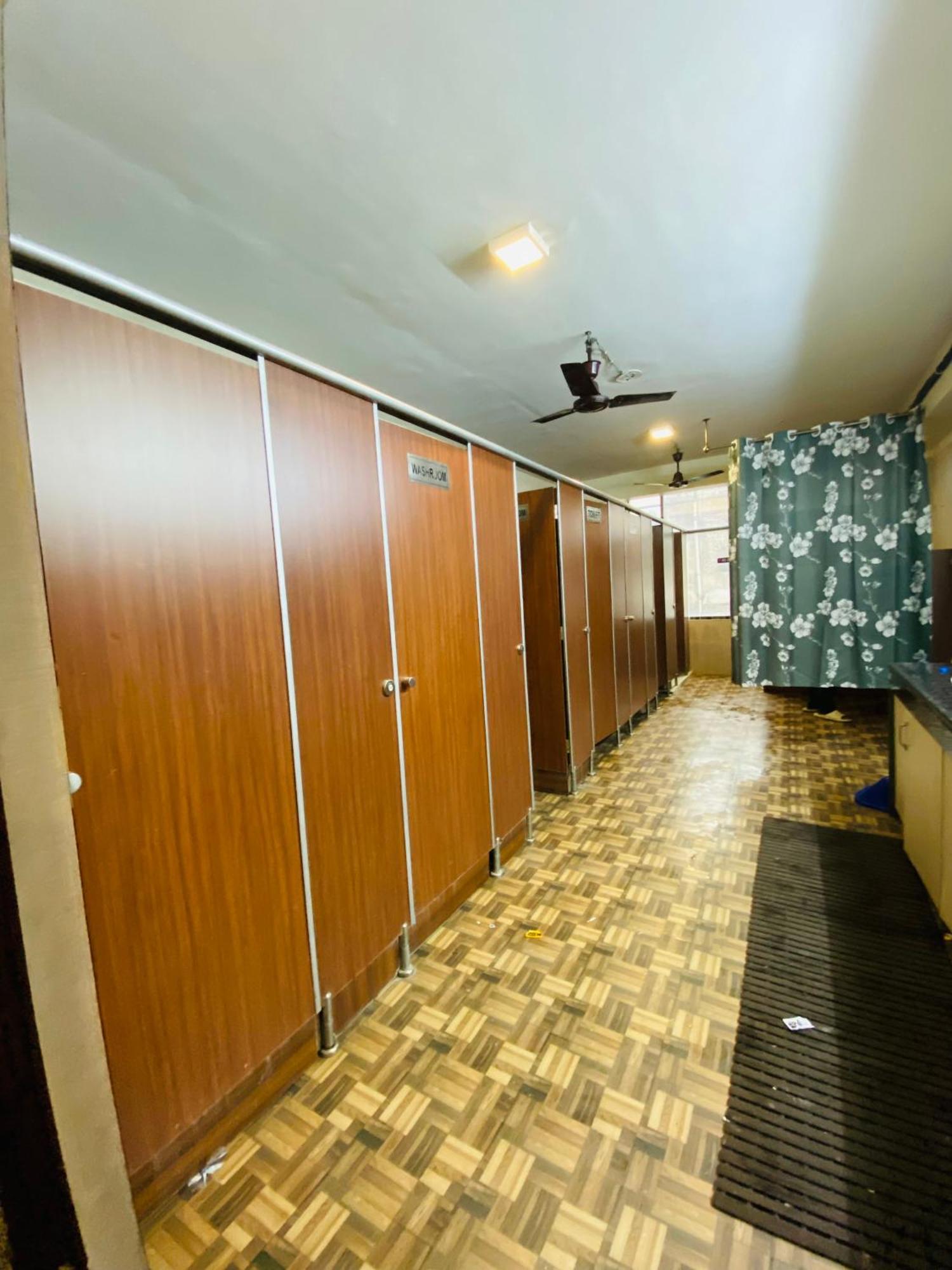 Homestay Ac Dormitory New Delhi Eksteriør billede