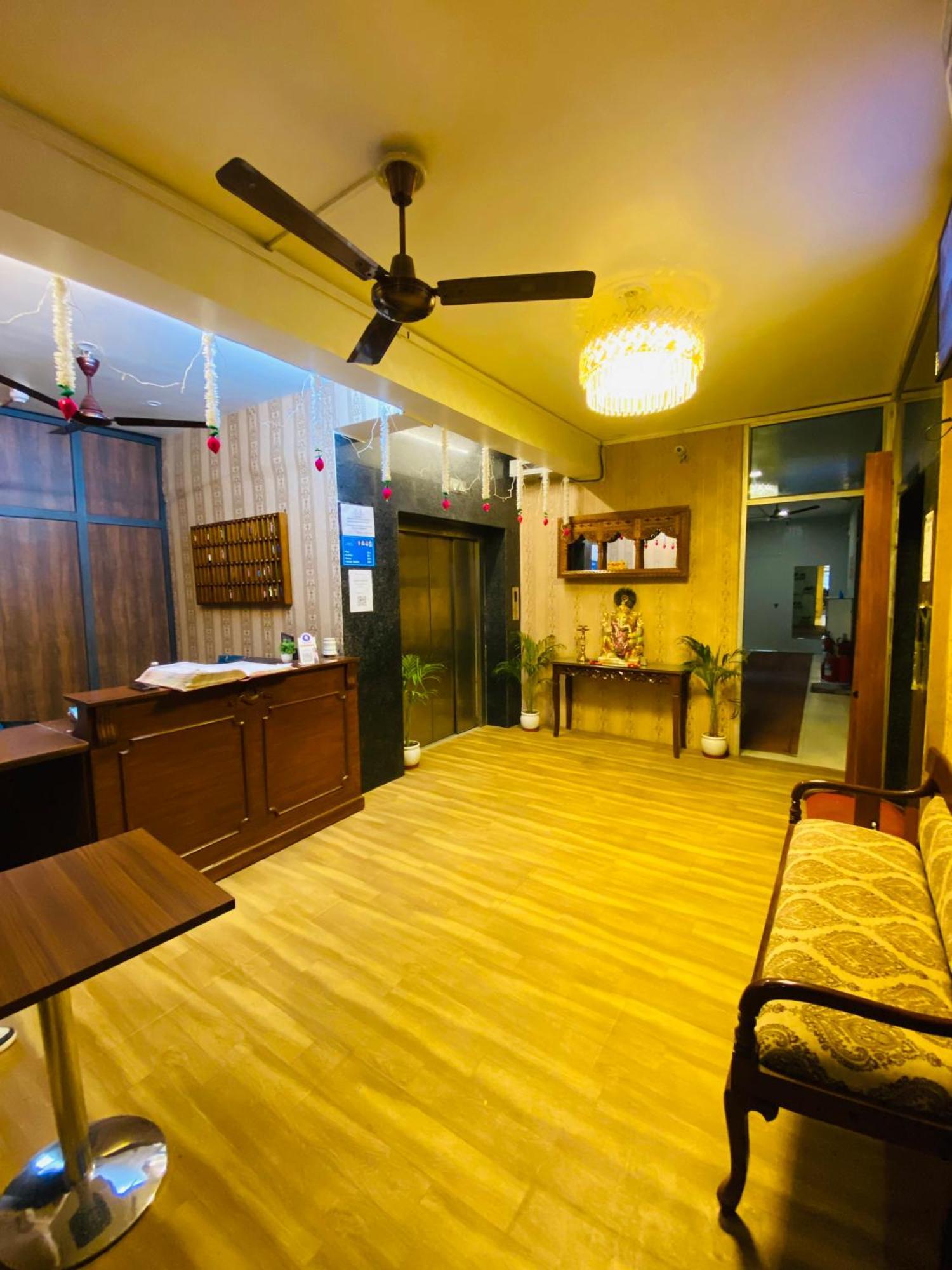 Homestay Ac Dormitory New Delhi Eksteriør billede