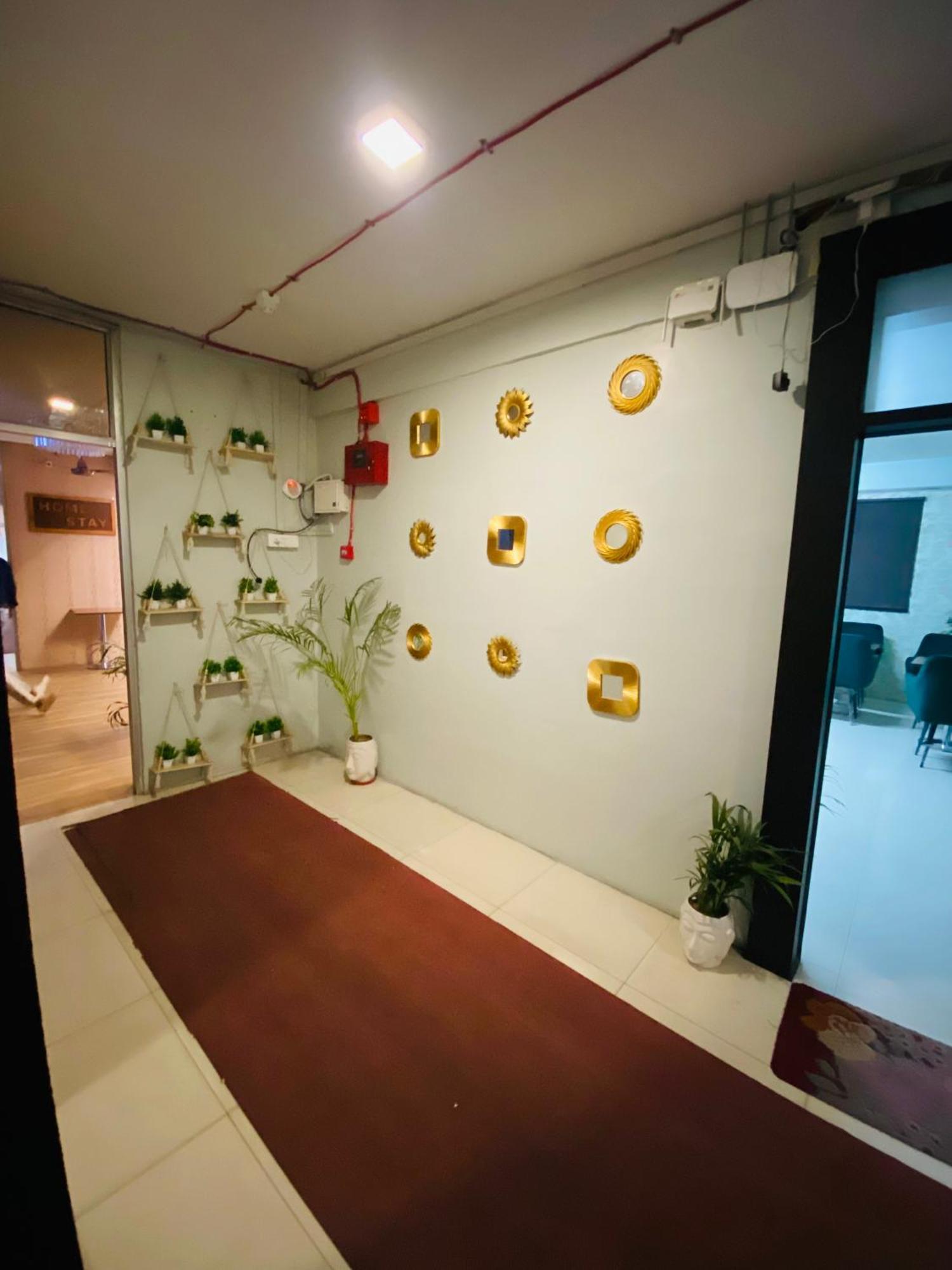 Homestay Ac Dormitory New Delhi Eksteriør billede