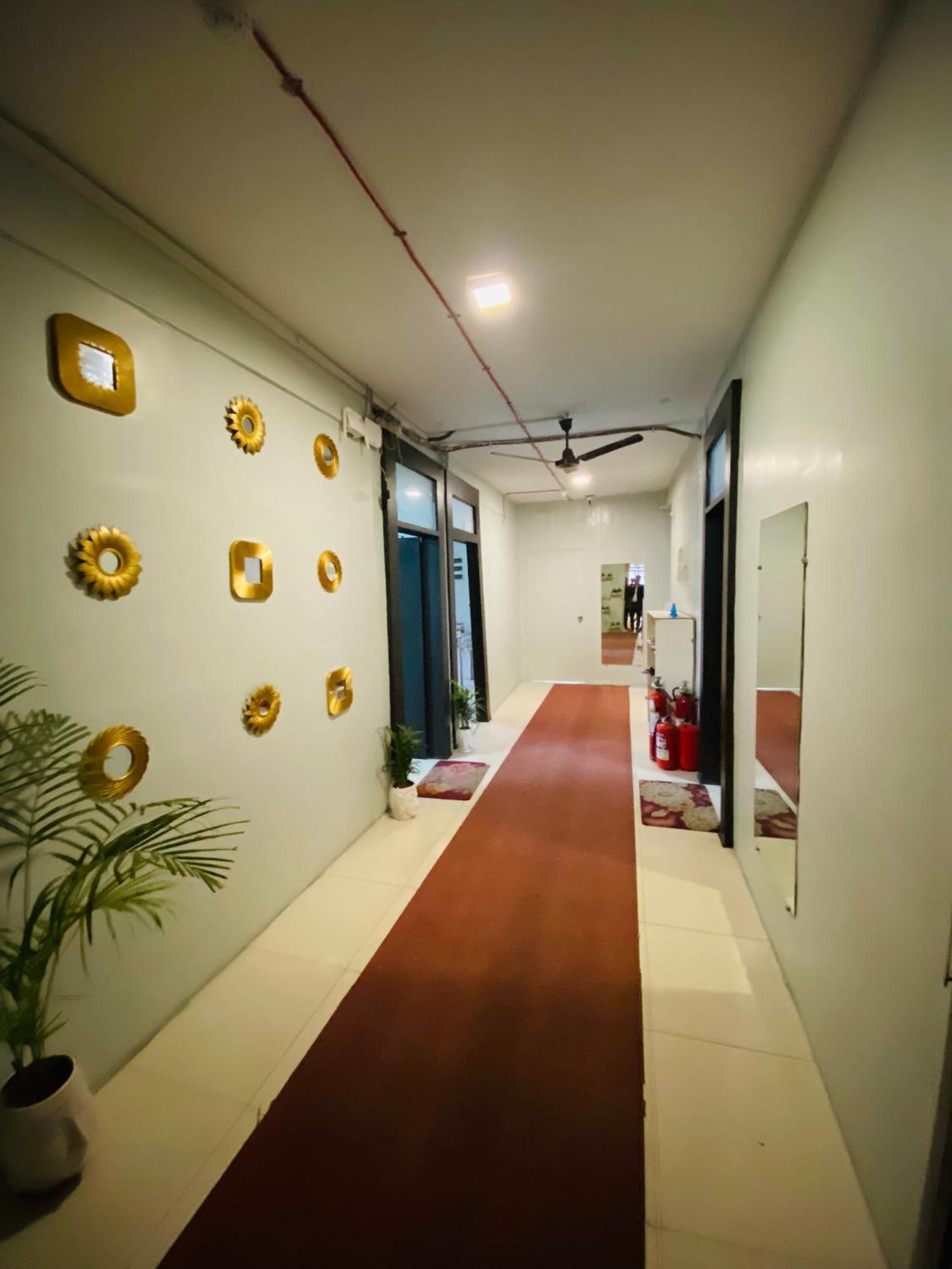 Homestay Ac Dormitory New Delhi Eksteriør billede