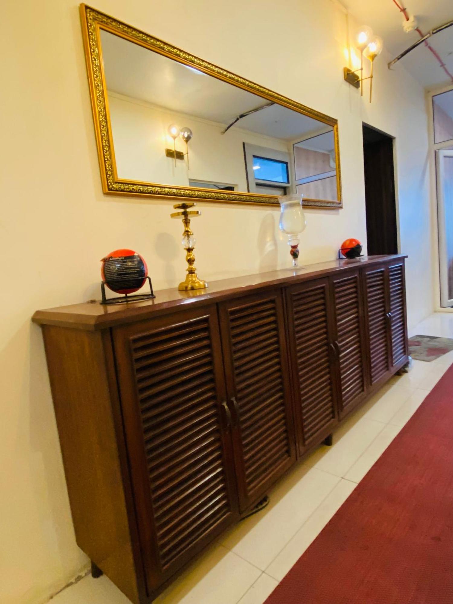 Homestay Ac Dormitory New Delhi Eksteriør billede