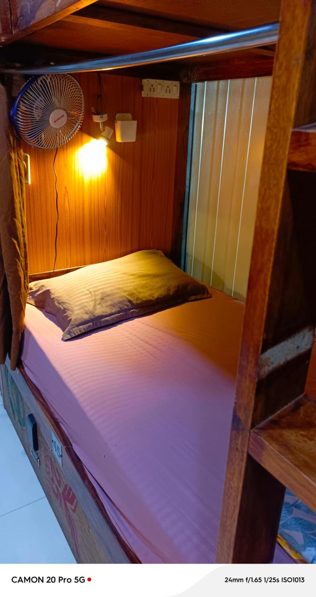 Homestay Ac Dormitory New Delhi Eksteriør billede